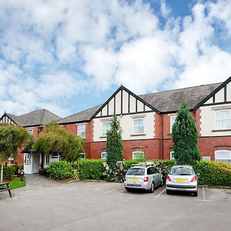 Travelodge Warrington Lowton Exterior foto