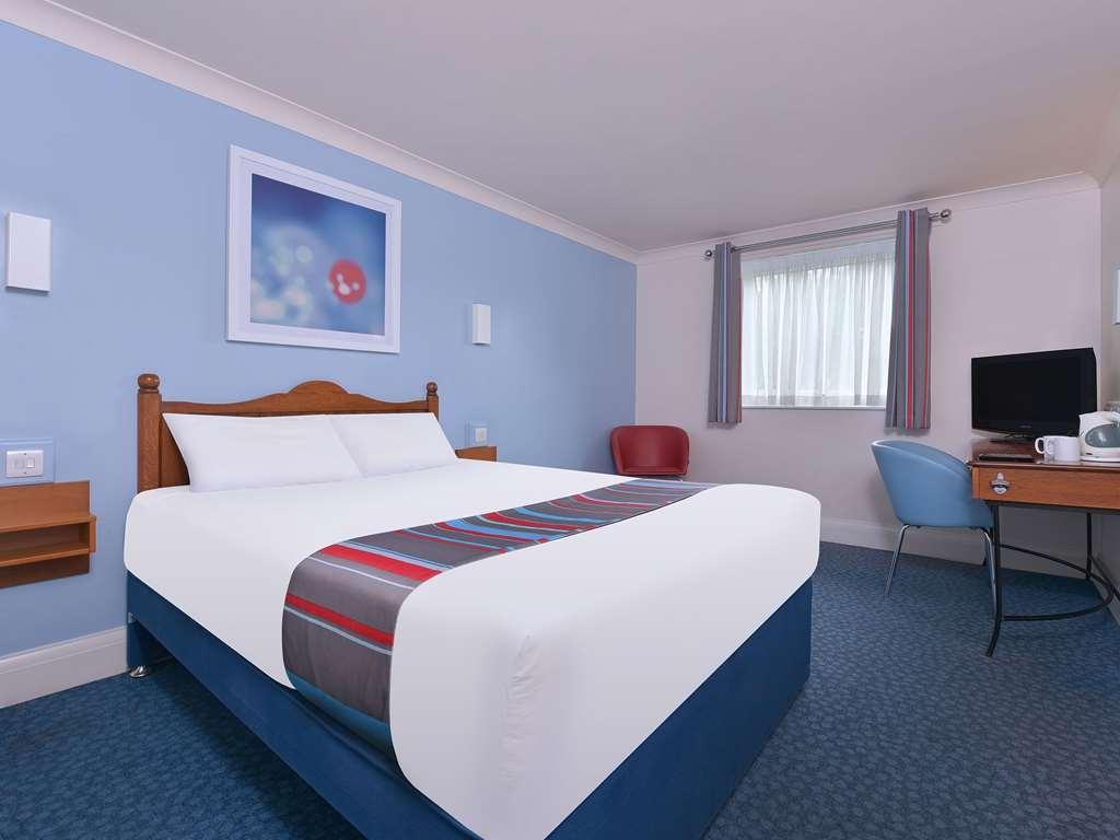 Travelodge Warrington Lowton Cameră foto