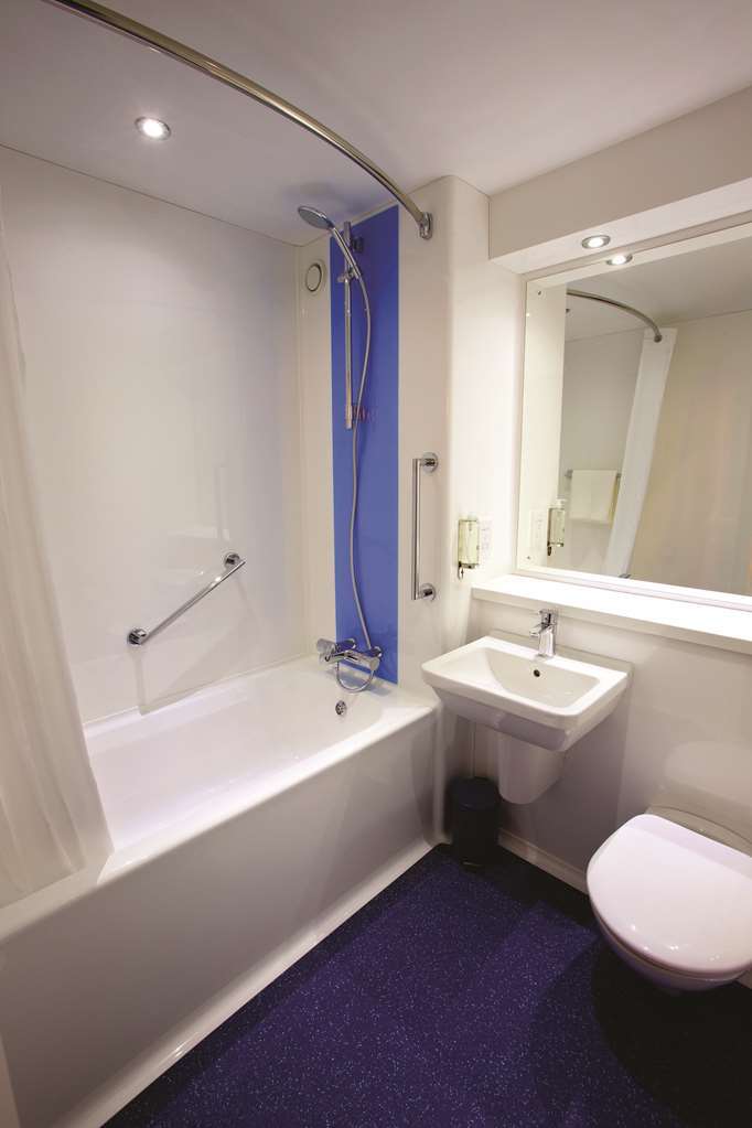 Travelodge Warrington Lowton Cameră foto