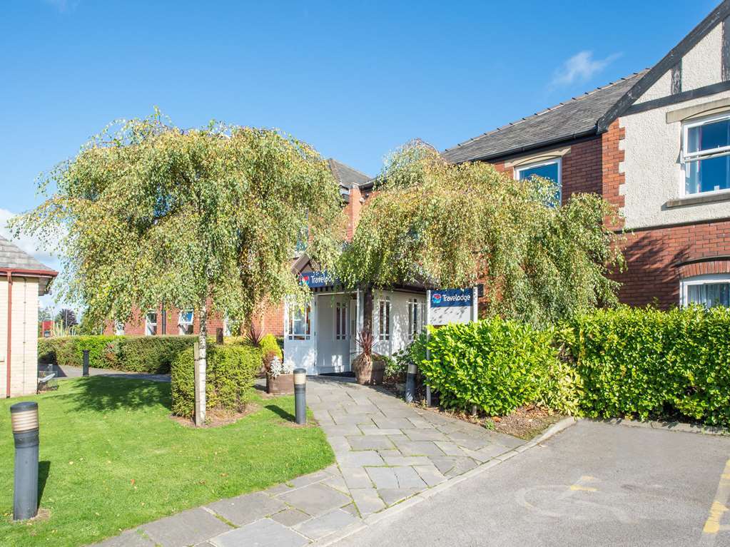 Travelodge Warrington Lowton Exterior foto